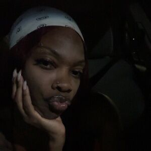 Meet your Posher, Adrienne